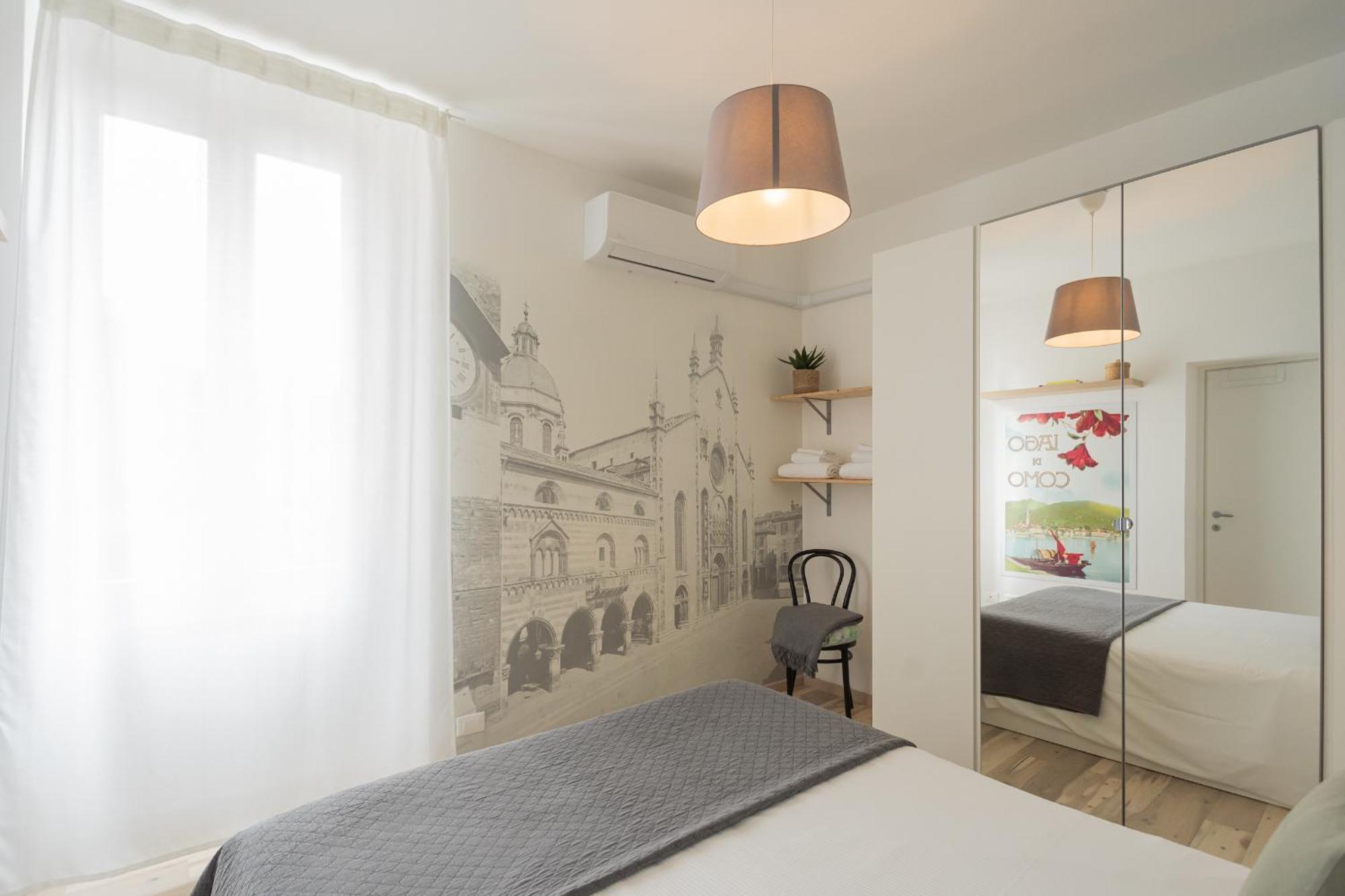 Old Court Hideaway By Rent All Côme Esterno foto