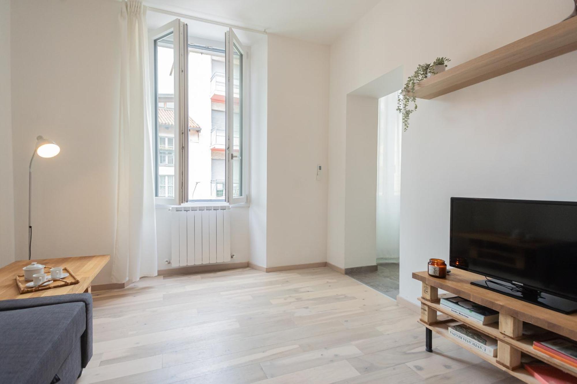 Old Court Hideaway By Rent All Côme Esterno foto