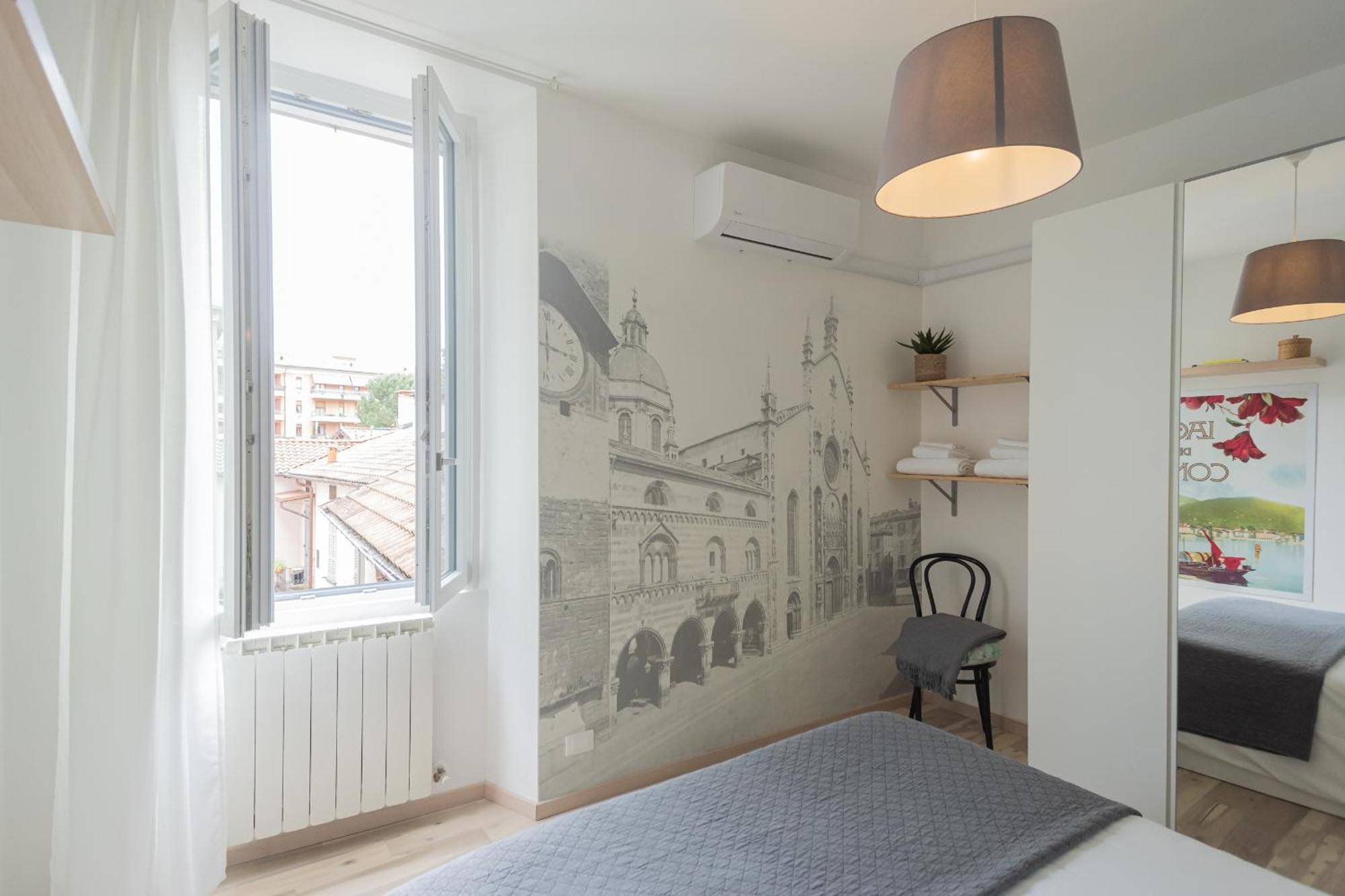 Old Court Hideaway By Rent All Côme Esterno foto